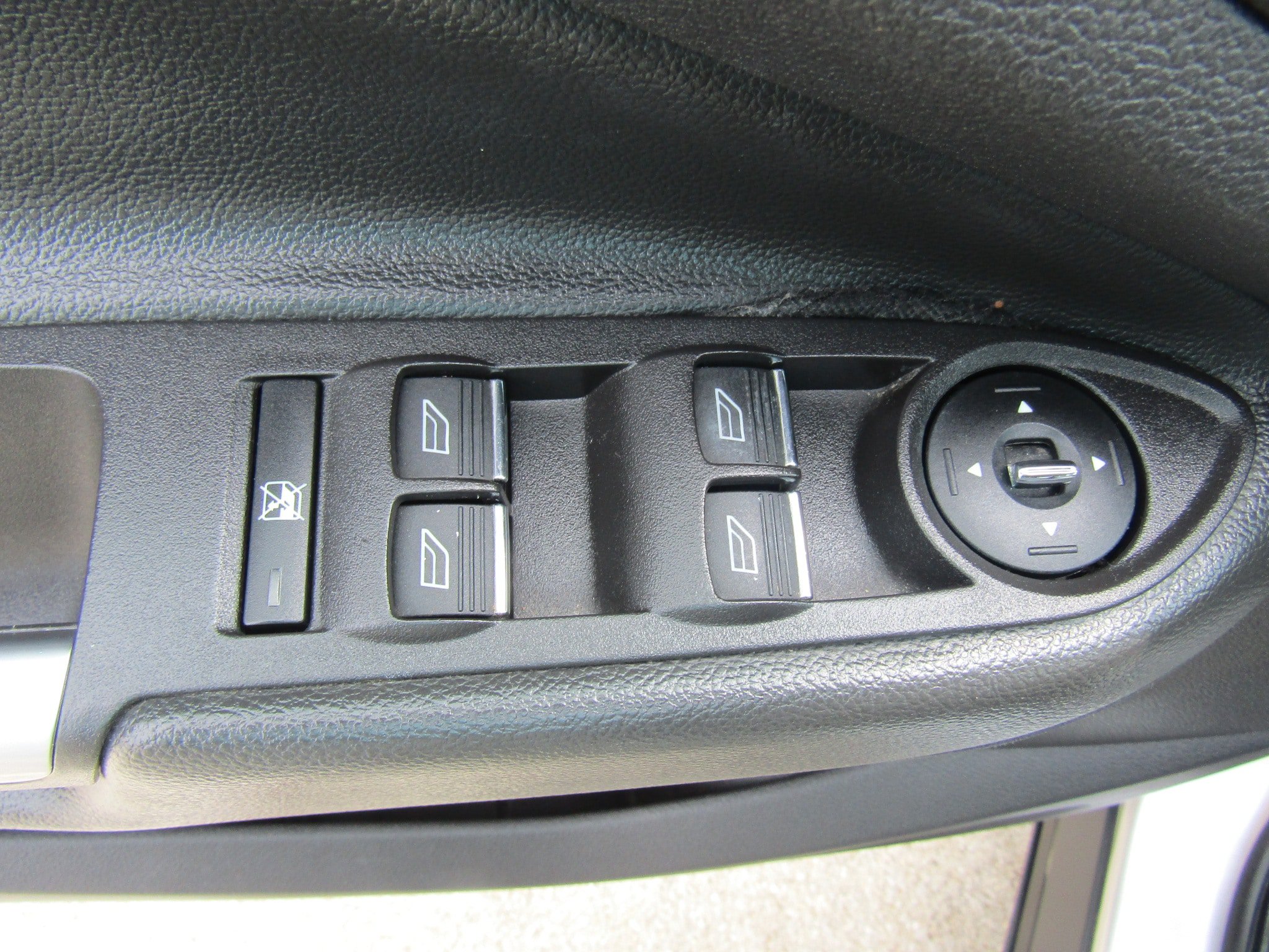 Used 2013 Ford Escape SEL FWD image 22