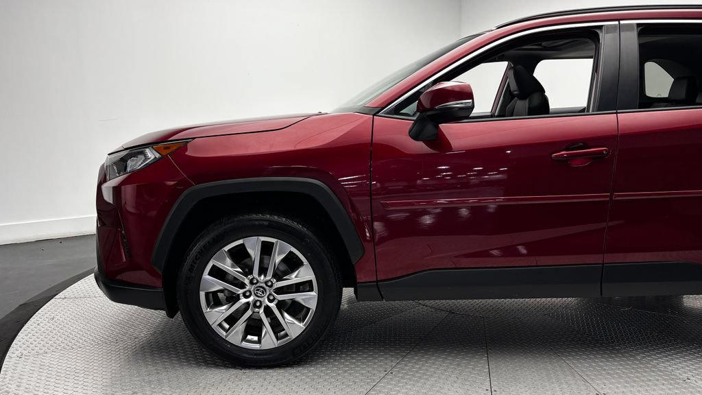 Used 2021 Toyota RAV4 XLE Premium AWD/4WD image 5