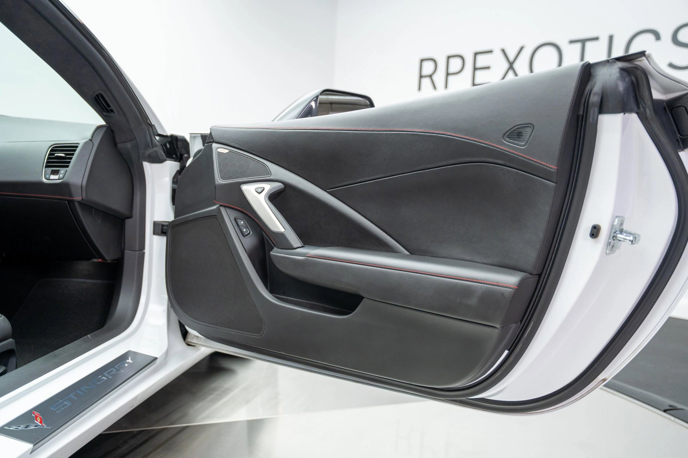 Used 2016 Chevrolet Corvette Stingray Coupe w/ 3LT Preferred Equipment Group image 32