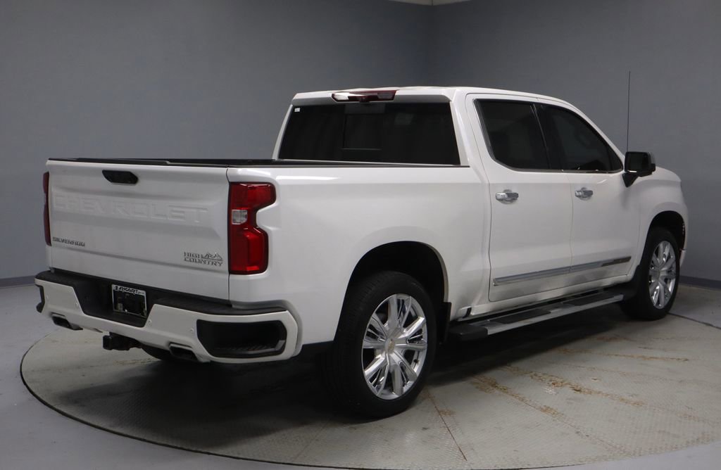 Used 2022 Chevrolet Silverado 1500 High Country w/ High Country Premium Package AWD/4WD image 12
