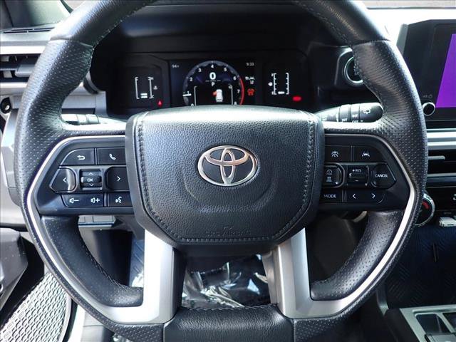 Used 2025 Toyota 4Runner SR5 AWD/4WD image 12