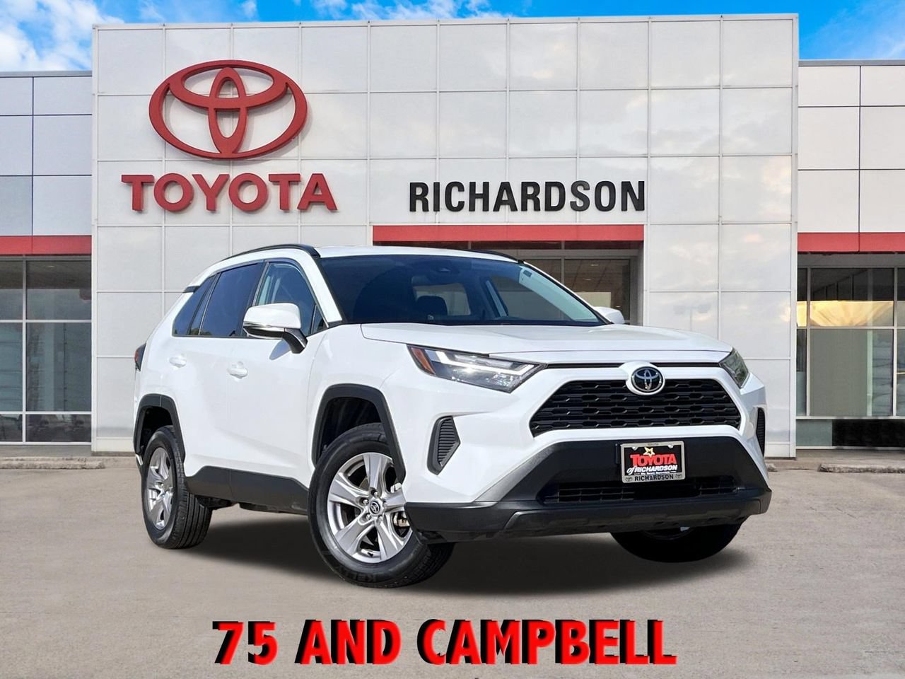 Used 2025 Toyota RAV4 XLE AWD/4WD image 1
