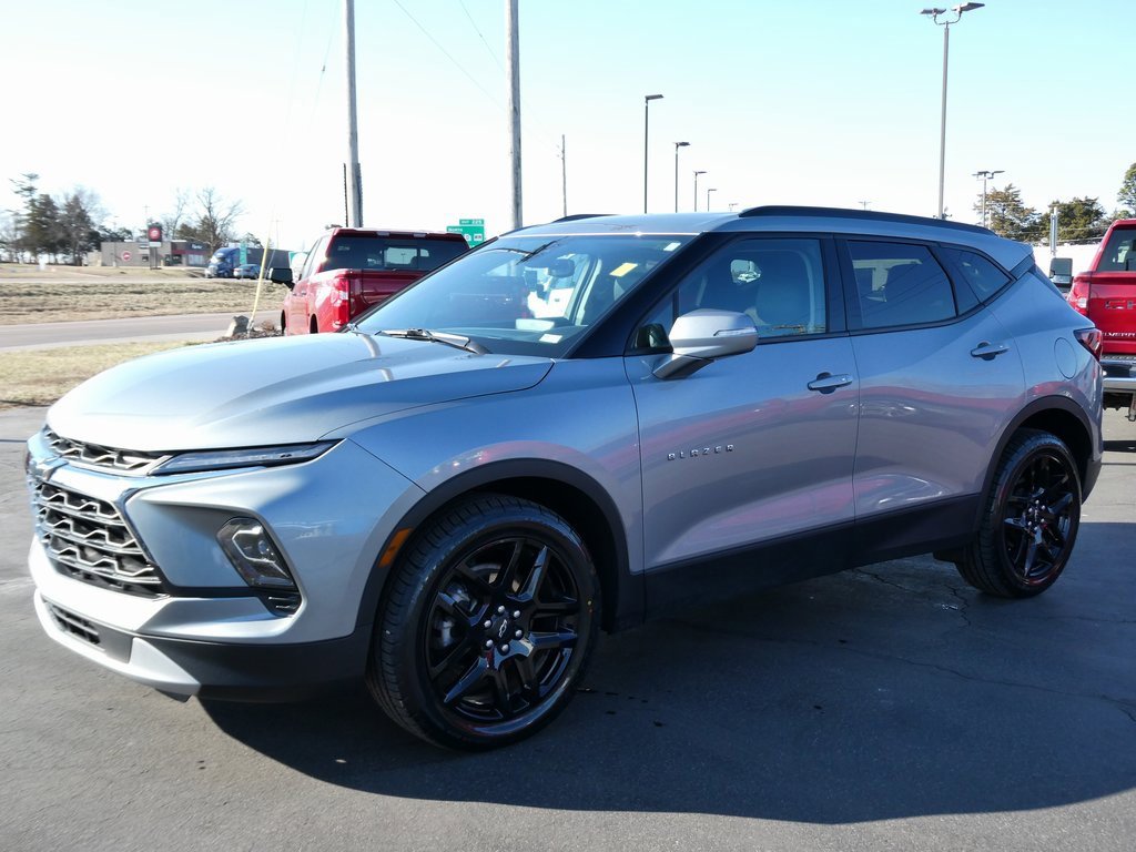 Used 2023 Chevrolet Blazer LT image 7