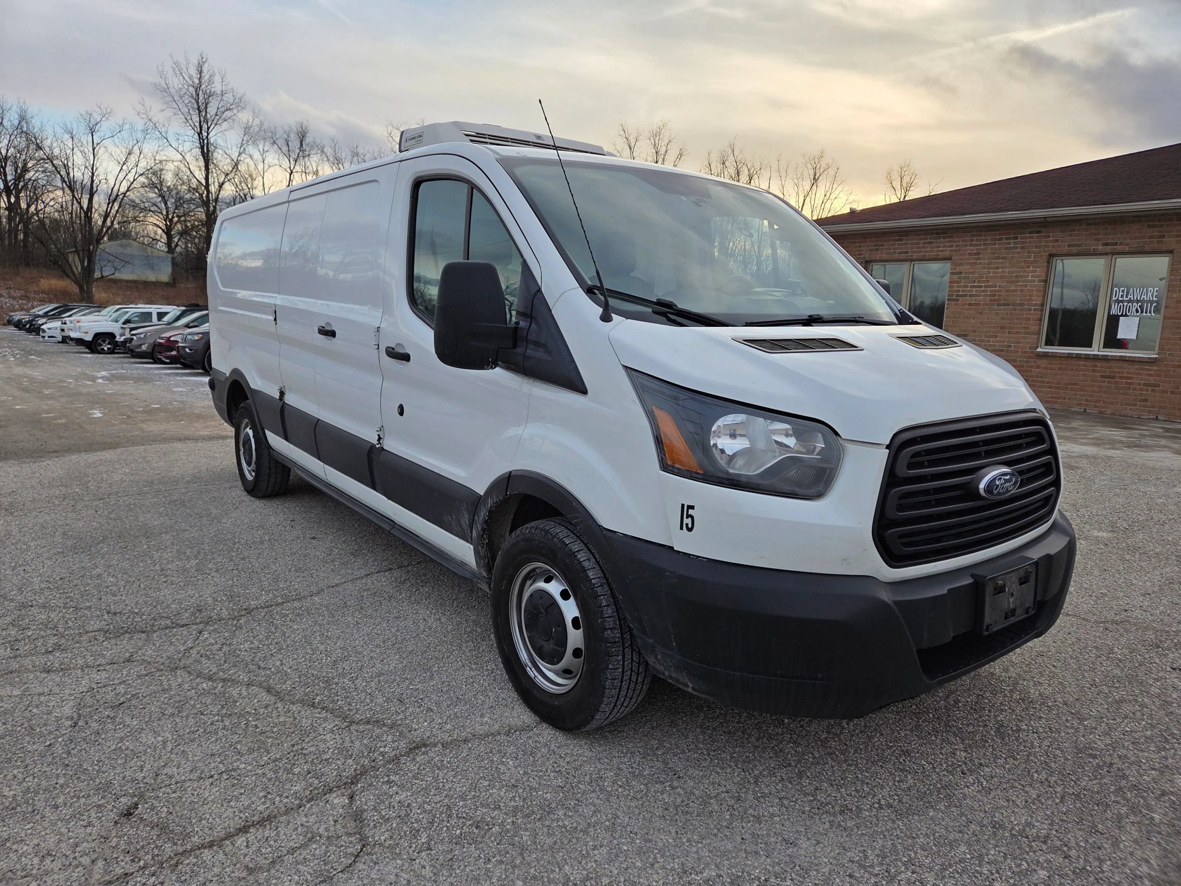 Used 2019 Ford Transit 250 148 Low Roof RWD image 3