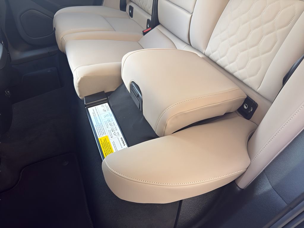 New 2026 Volvo XC60 B5 Plus w/ Climate Package PRO AWD/4WD image 19
