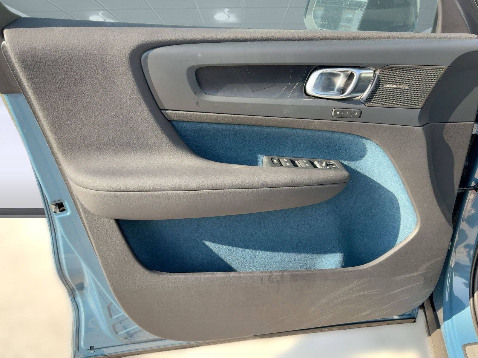 Certified 2023 Volvo XC40 Recharge Ultimate image 22