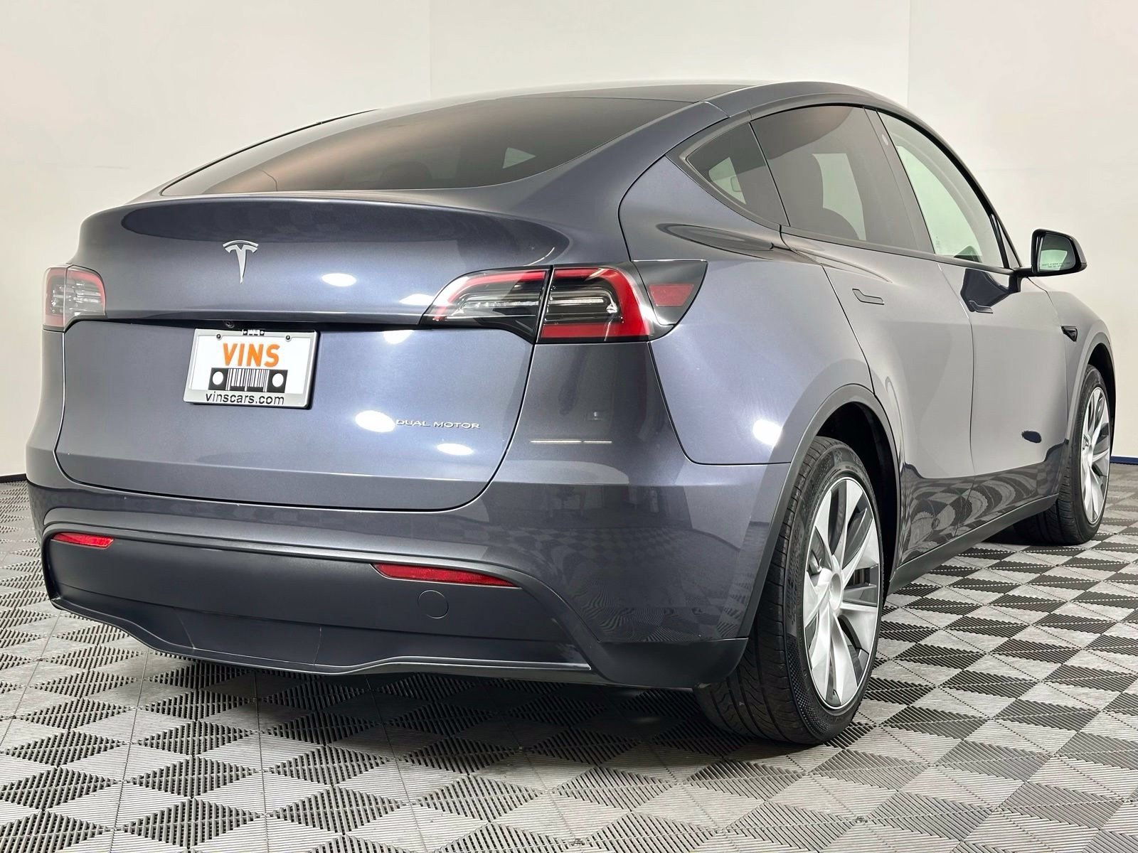 Used 2023 Tesla Model Y Long Range AWD/4WD image 5