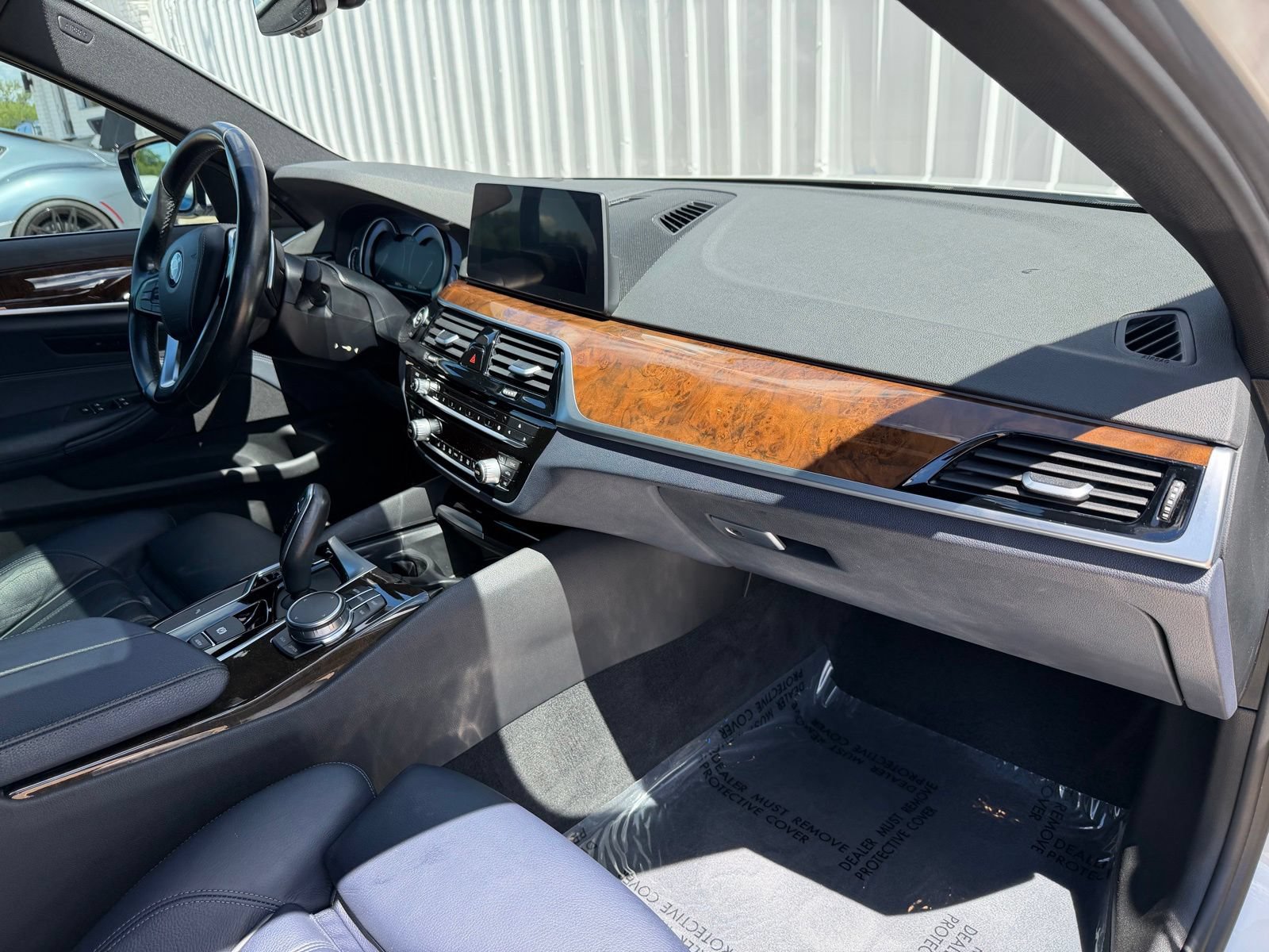 Used 2017 BMW 530i w/ Driving Assistance Package RWD image 18