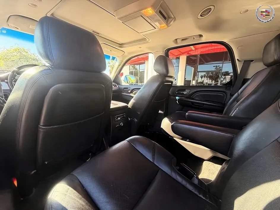Used 2013 Cadillac Escalade Premium RWD image 14