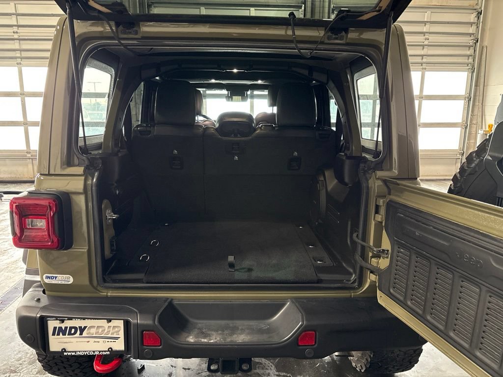 Used 2025 Jeep Wrangler Unlimited Rubicon AWD/4WD image 21