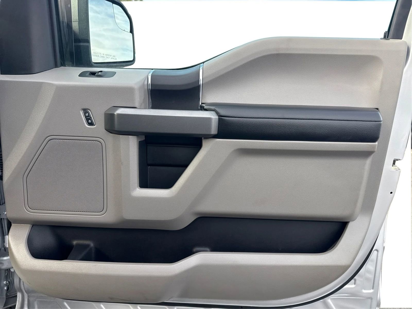 Used 2017 Ford F150 XLT image 26