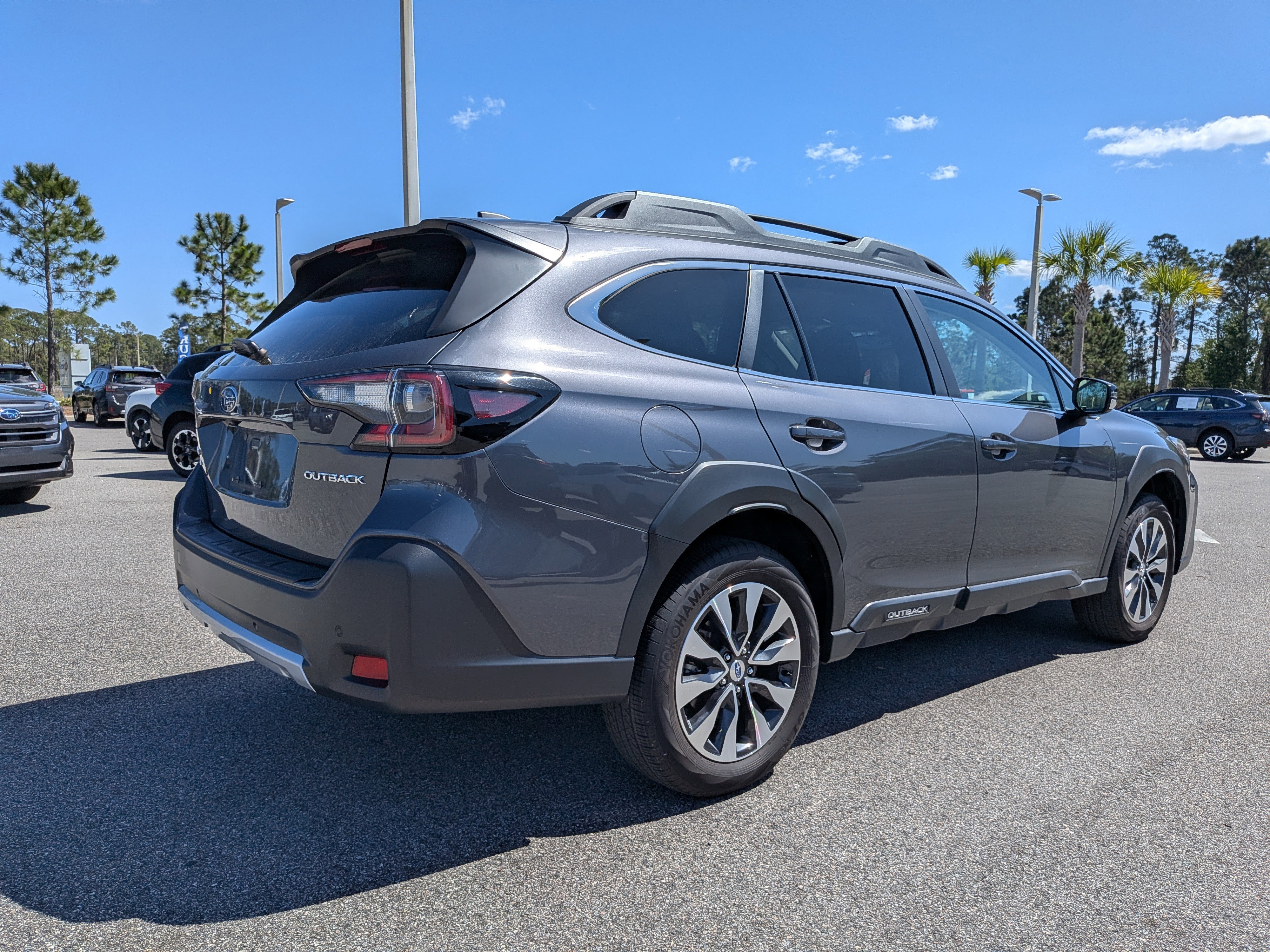 Certified 2025 Subaru Outback Limited w/ Tech Package 3 AWD/4WD image 4