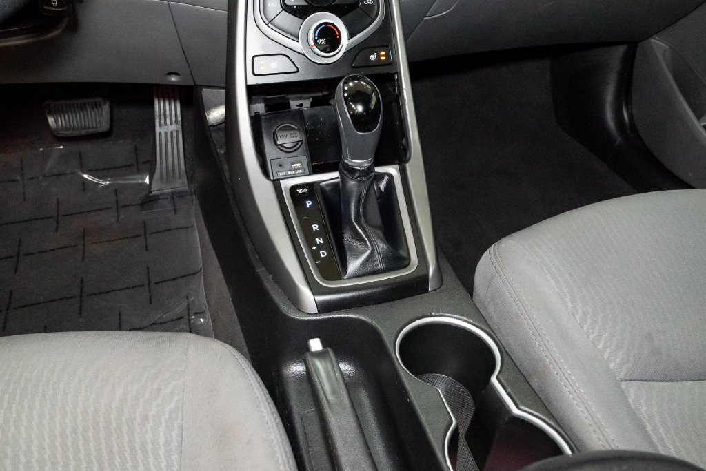 Used 2014 Hyundai Elantra SE w/ Option Group 02 FWD image 19