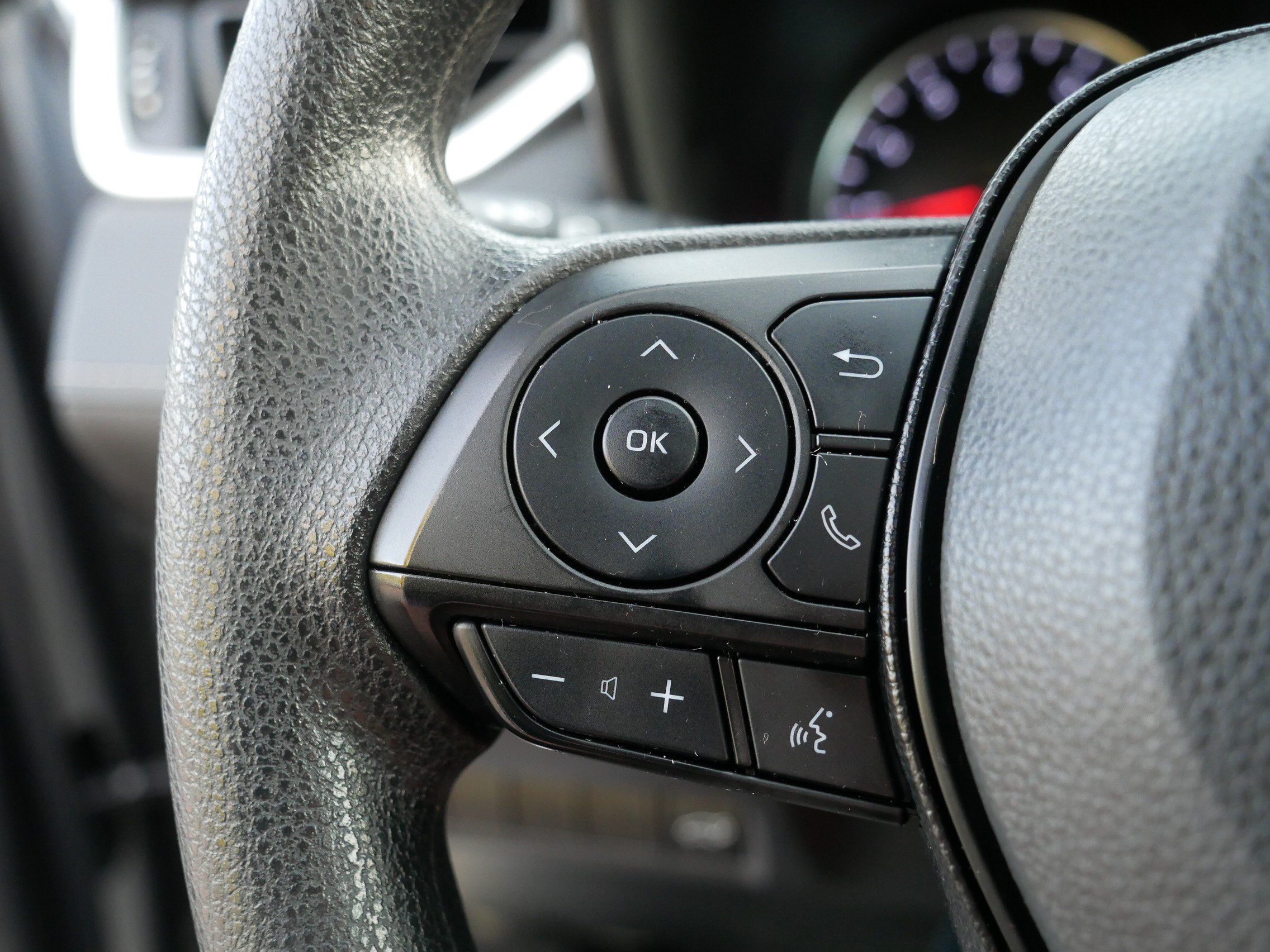 Used 2019 Toyota RAV4 XLE AWD/4WD image 28