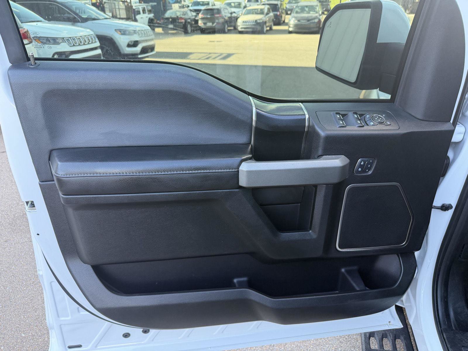 Used 2018 Ford F150 Raptor w/ Equipment Group 802A Luxury AWD/4WD image 16
