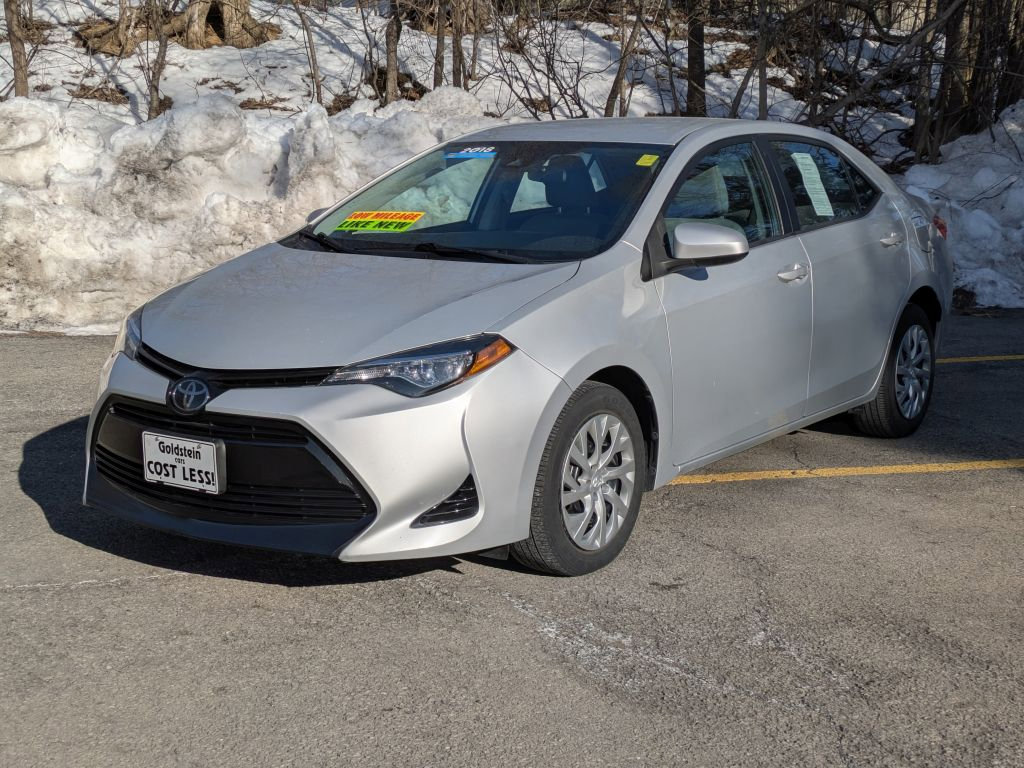 Used 2018 Toyota Corolla LE image 3