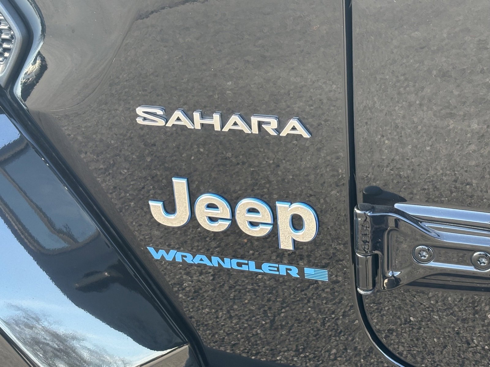 Used 2023 Jeep Wrangler Unlimited Sahara w/ Cold Weather Group image 25