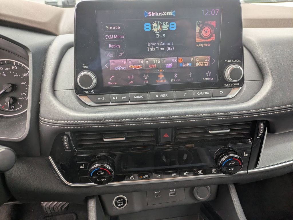 Used 2021 Nissan Rogue SV w/ Premium Package image 16