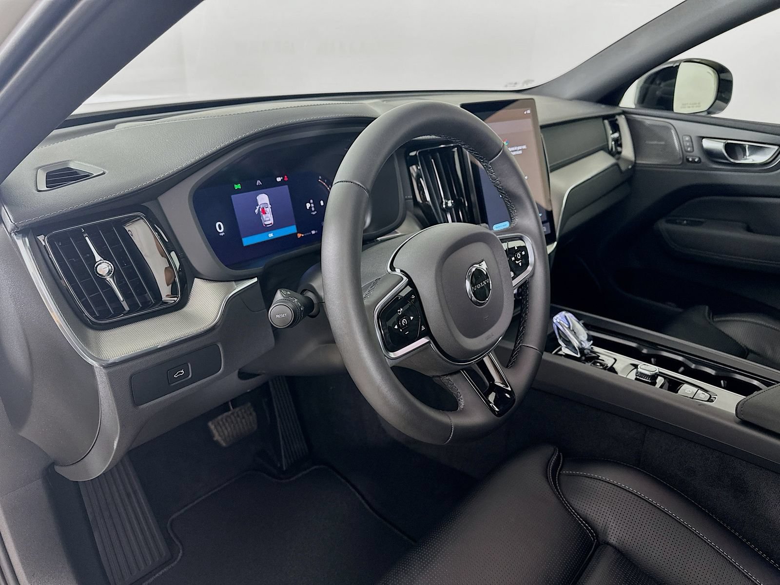 New 2026 Volvo XC60 B5 Ultra w/ Protection Package Premier AWD/4WD image 30