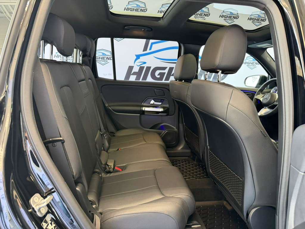 Used 2024 Mercedes-Benz GLB 250 4MATIC w/ Driver Assistance Package image 24