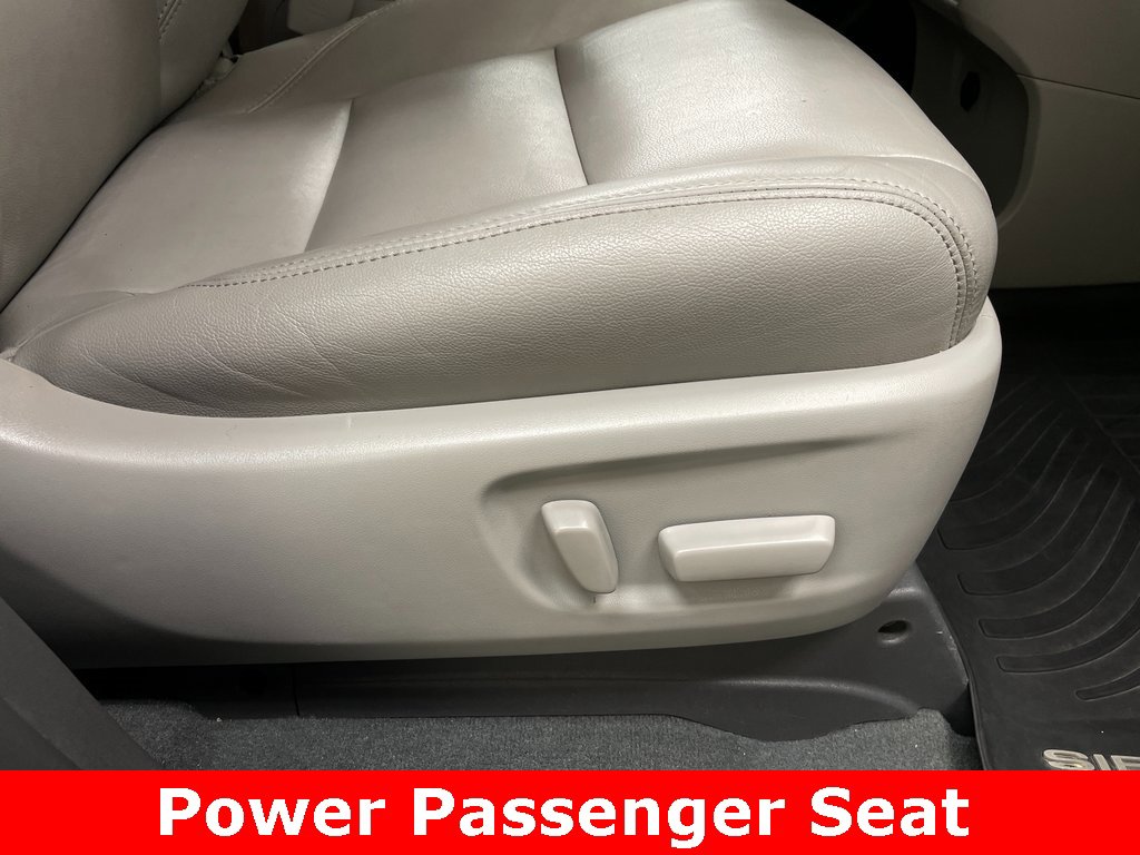 Used 2019 Toyota Sienna XLE image 11