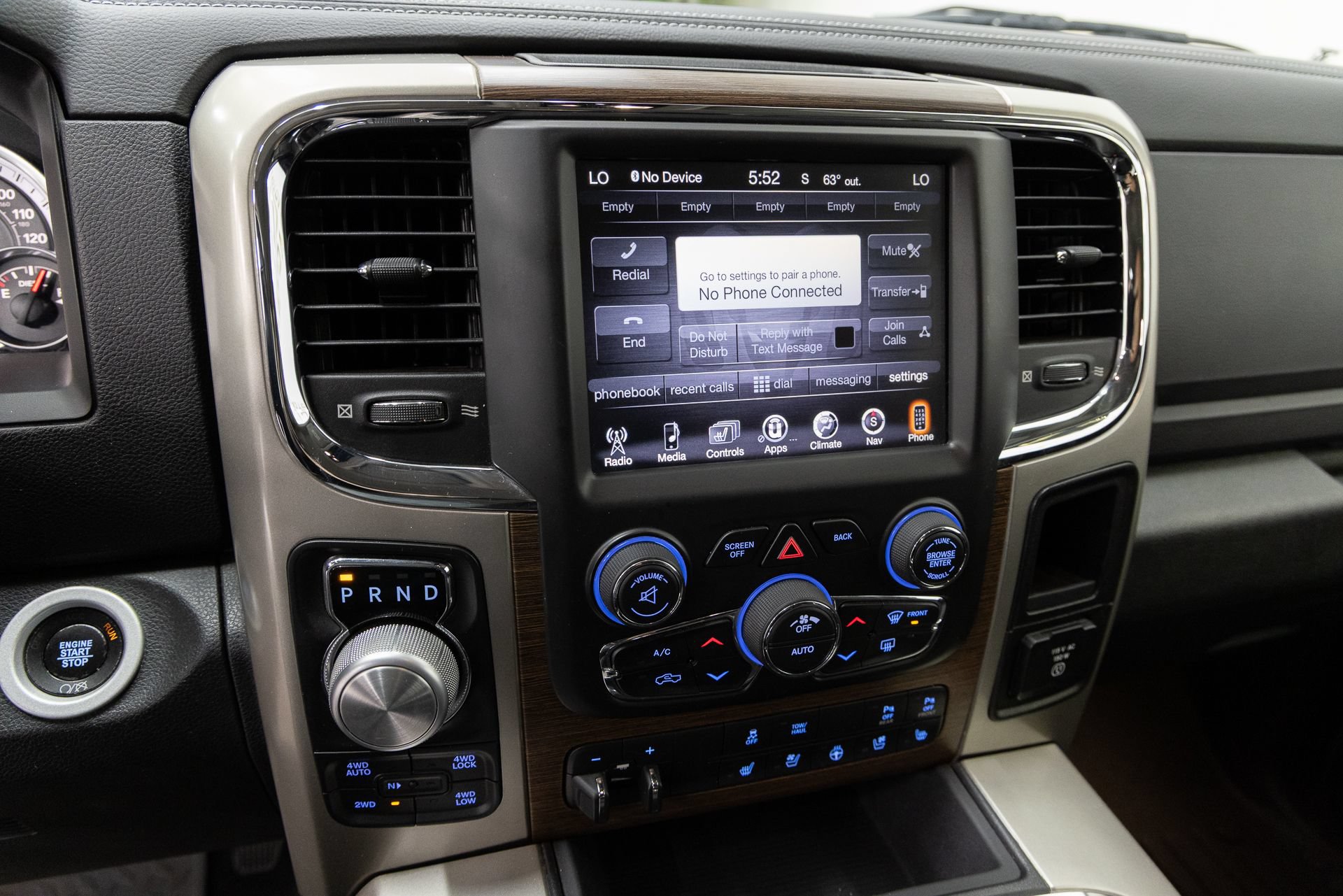 Used 2016 RAM 1500 Laramie w/ Convenience Group AWD/4WD image 19