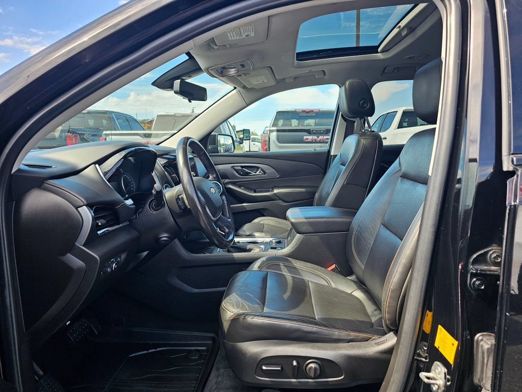Used 2021 Chevrolet Traverse Premier w/ Redline Edition AWD/4WD image 24