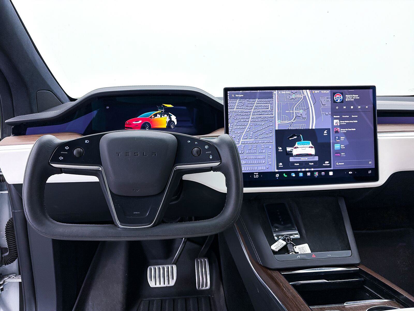 Used 2022 Tesla Model X AWD/4WD image 3