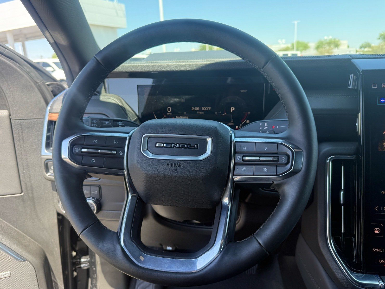 Used 2025 GMC Yukon XL Denali AWD/4WD image 13