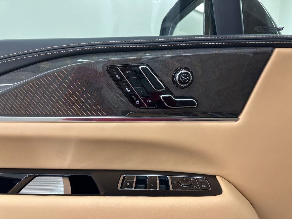 Certified 2025 Cadillac Escalade IQ Sport 2 w/ LPO, ONYX Package image 33