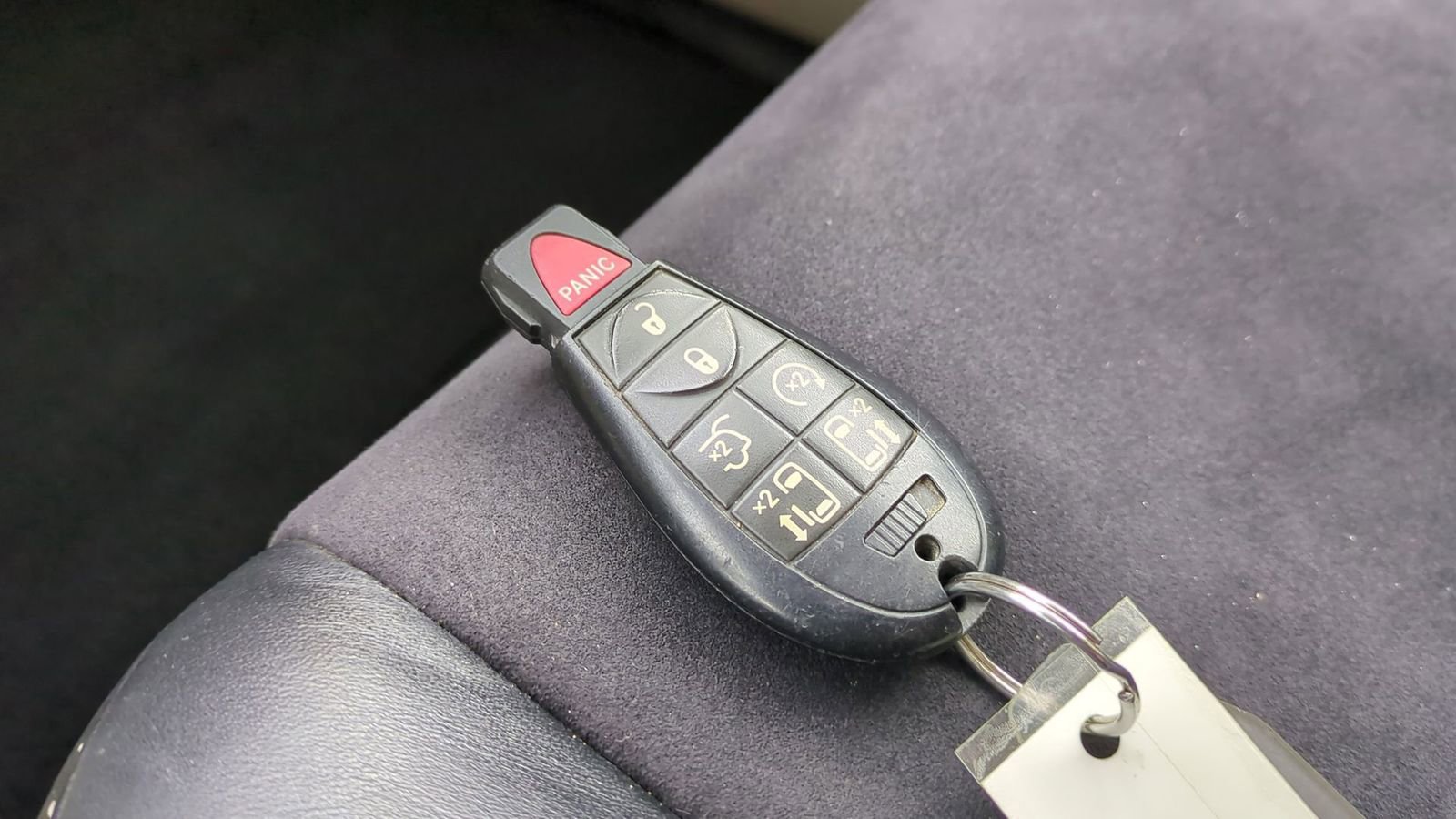 Used 2014 Chrysler Town & Country Touring-L image 43