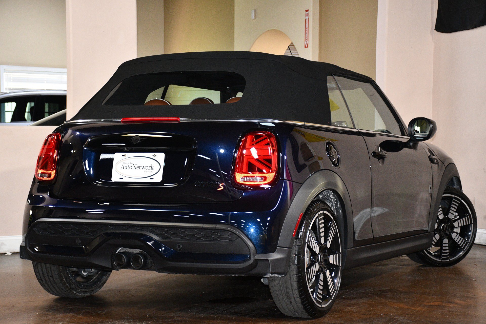 Used 2023 MINI Cooper S FWD image 5