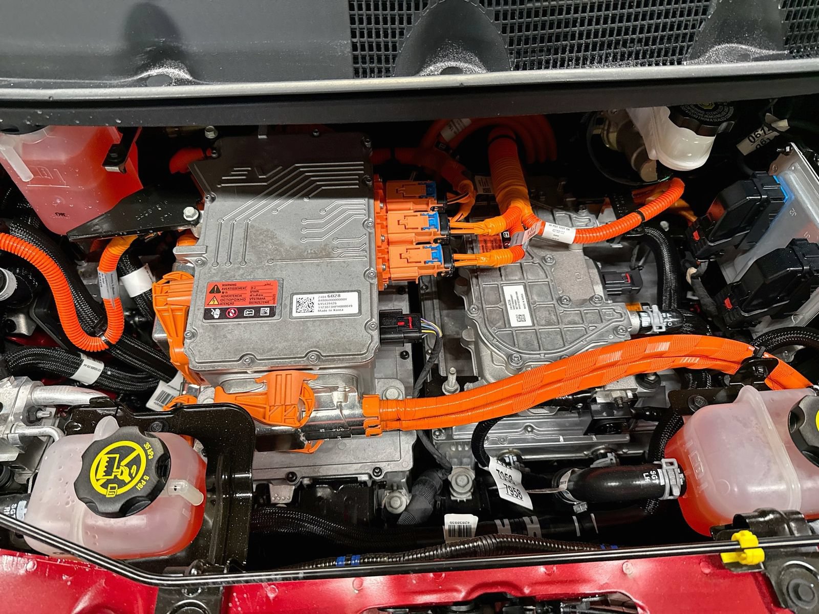 Used 2023 Chevrolet Bolt LT w/ Infotainment Package FWD image 33