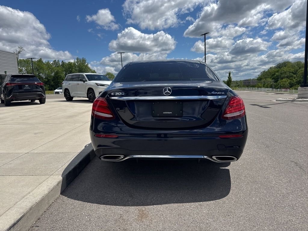 Used 2019 Mercedes-Benz E 300 4MATIC image 4