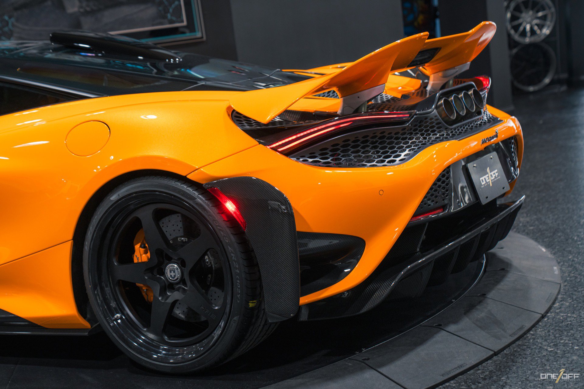 Used 2021 McLaren 765LT image 13