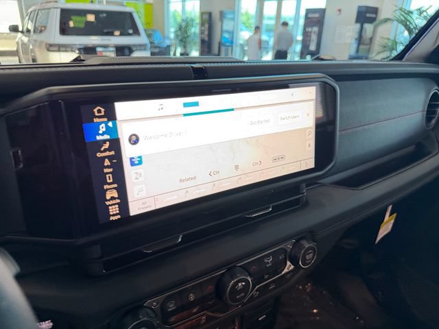New 2026 Jeep Wrangler Unlimited Rubicon AWD/4WD image 23