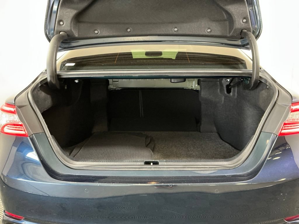 Used 2018 Toyota Camry XSE FWD image 27