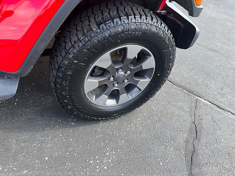 Used 2018 Jeep Wrangler Unlimited Sahara w/ Dual Top Group image 10