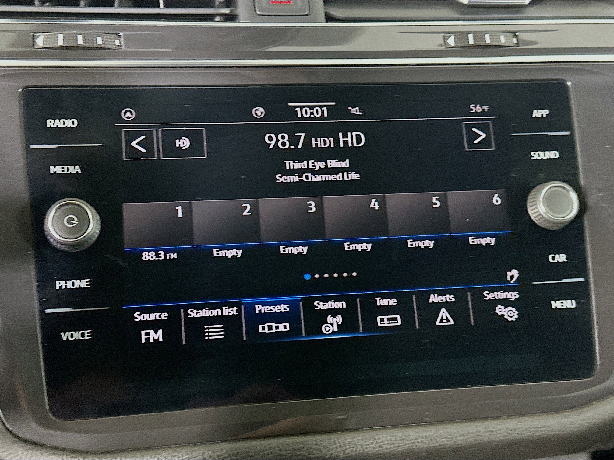 Used 2022 Volkswagen Tiguan SE image 21