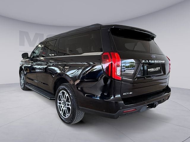 Used 2025 Ford Expedition Max Active AWD/4WD image 3