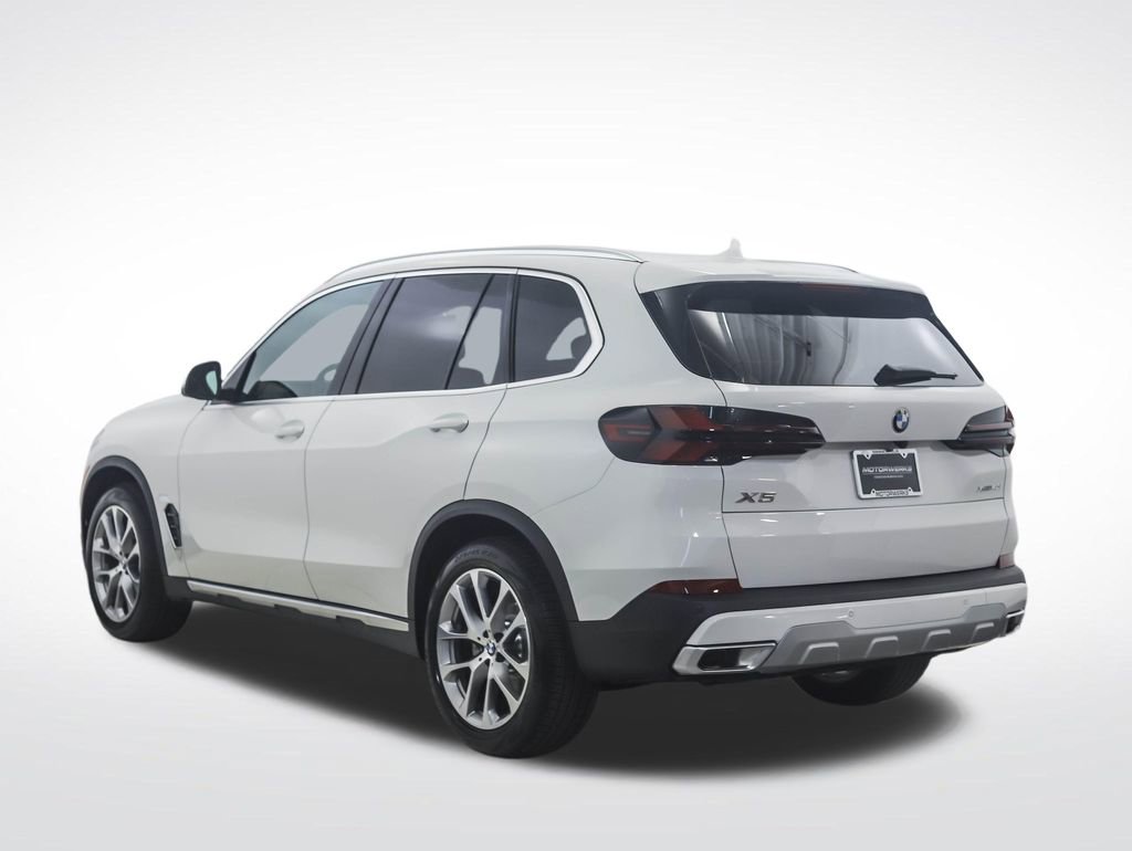 Used 2026 BMW X5 xDrive40i AWD/4WD image 3