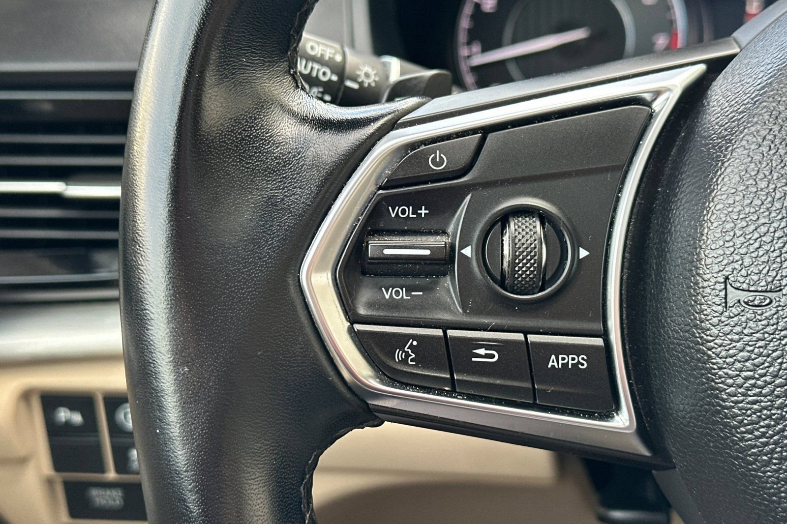 Used 2023 Acura RDX w/ Technology Package FWD image 33