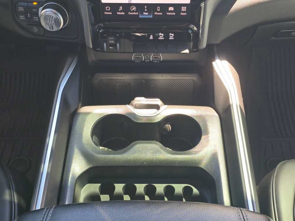 Used 2025 RAM 1500 Big Horn AWD/4WD image 11