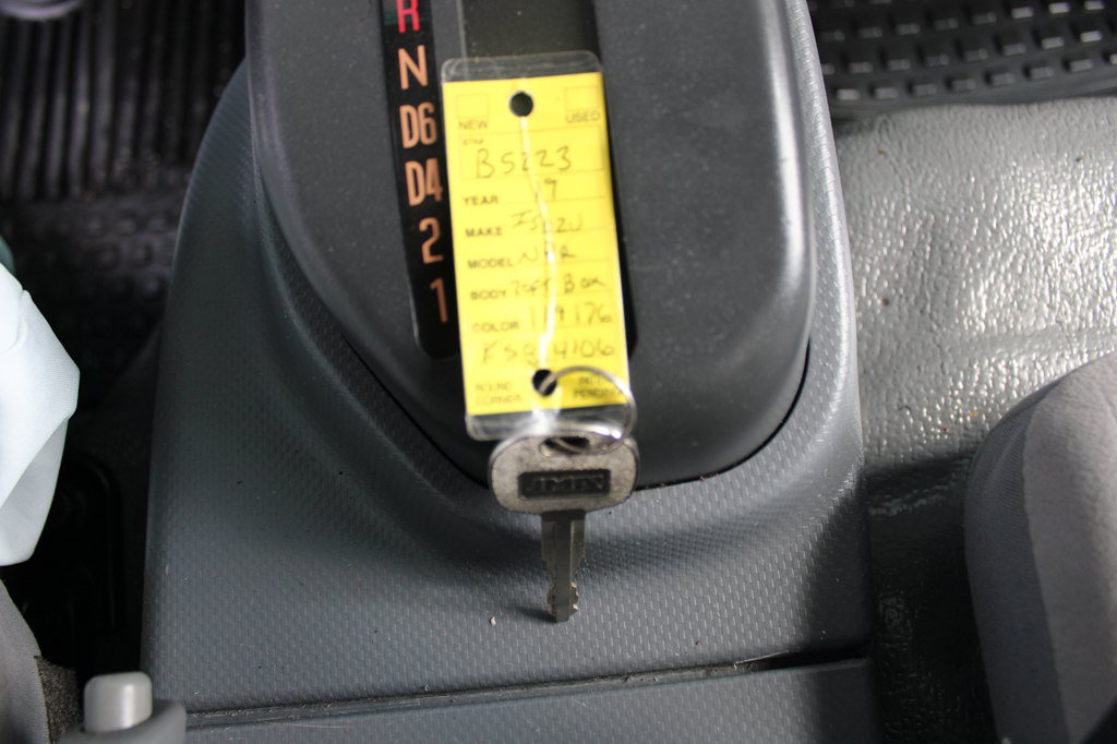 Used 2019 Isuzu NPR RWD image 34