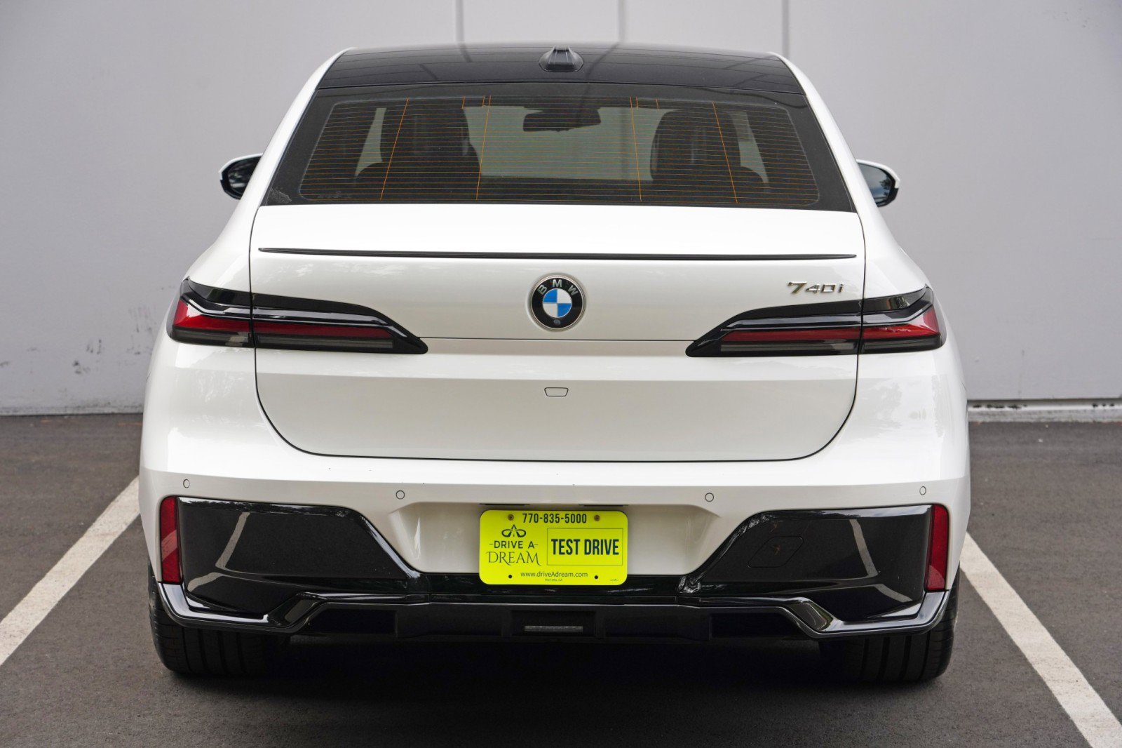 Used 2023 BMW 740i w/ Parking Assistance Package RWD image 61
