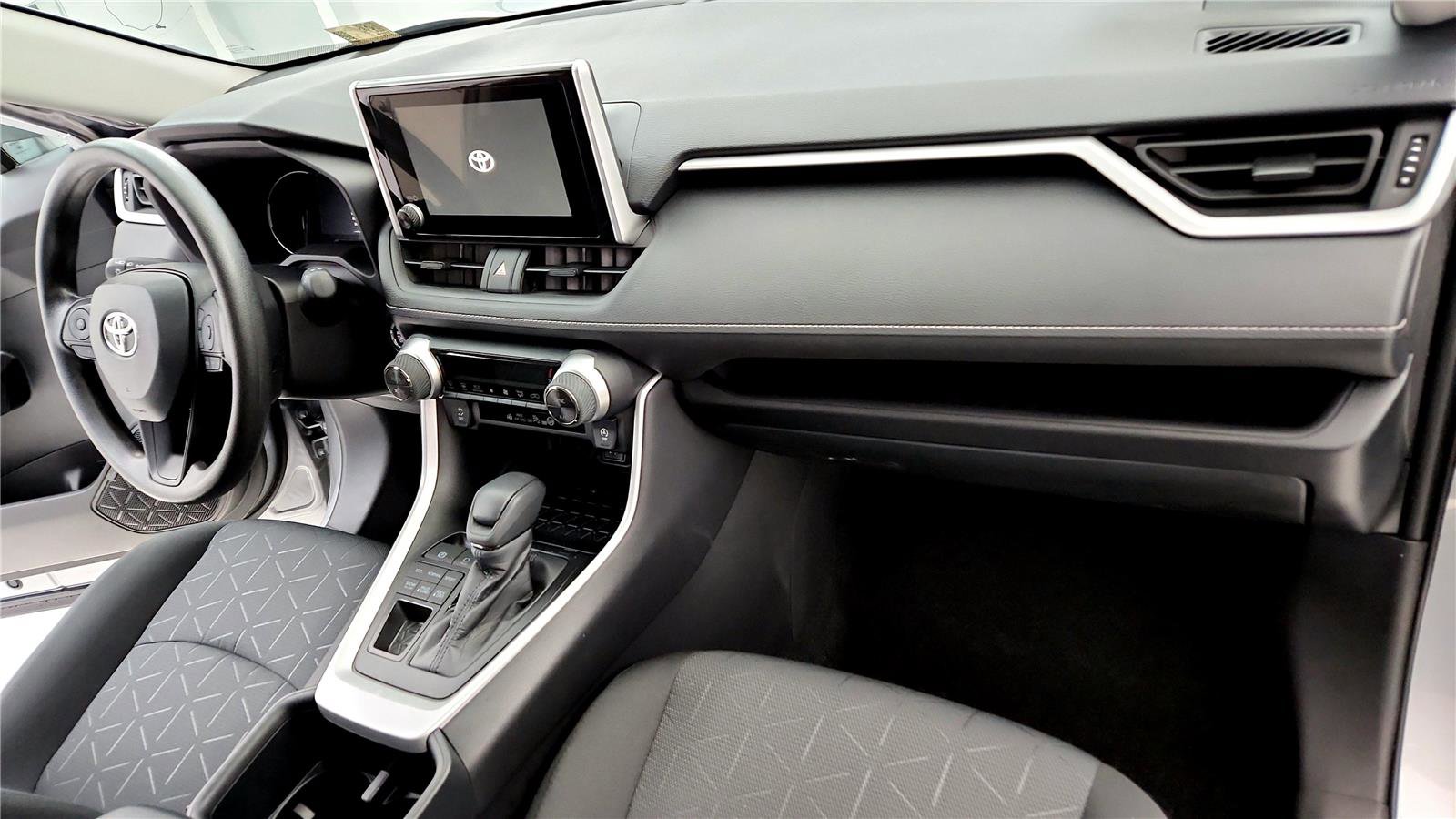 Certified 2025 Toyota RAV4 XLE image 28