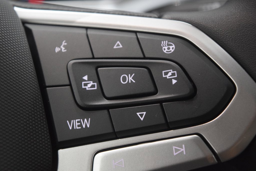 New 2025 Volkswagen Taos SE image 14