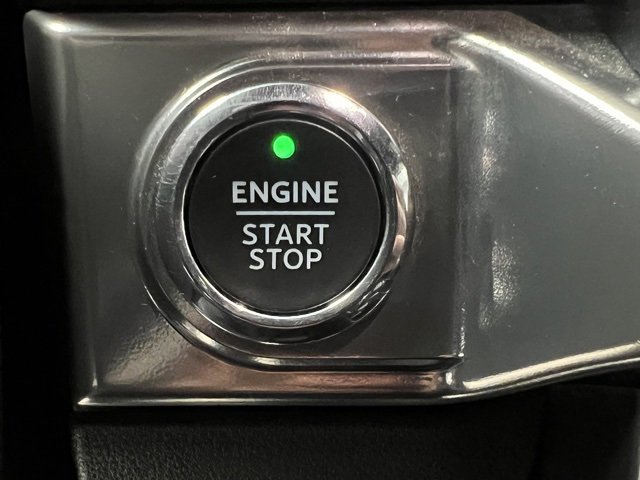 Used 2023 Ford F150 Lariat w/ Equipment Group 502A High image 31