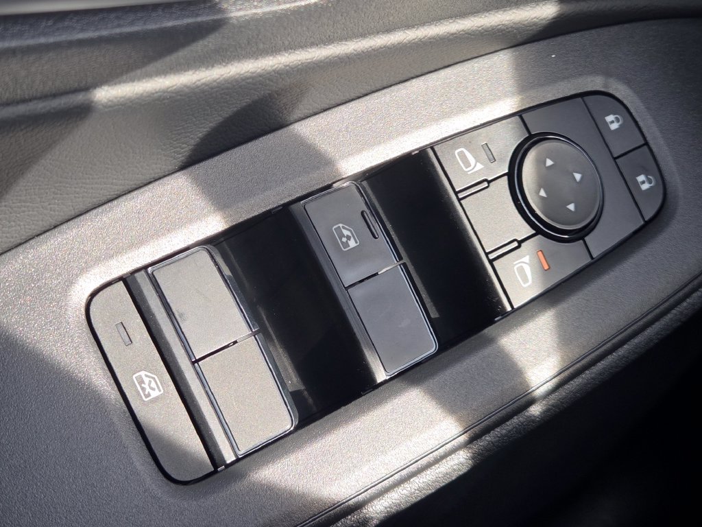 New 2027 Nissan Sentra SV w/ Floor Mat Package FWD image 8