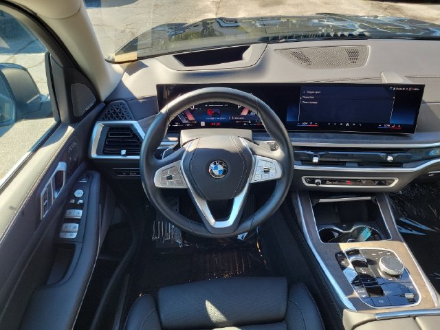 Used 2026 BMW X7 xDrive40i AWD/4WD image 11